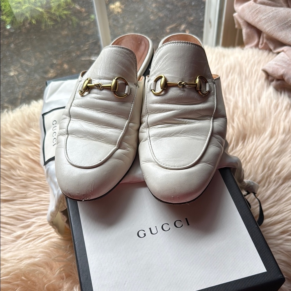 Gucci White Leather Flats with Horsebit Detail